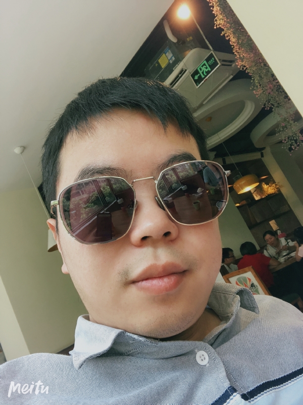 月台等路人的第一张照片--长汀征婚网