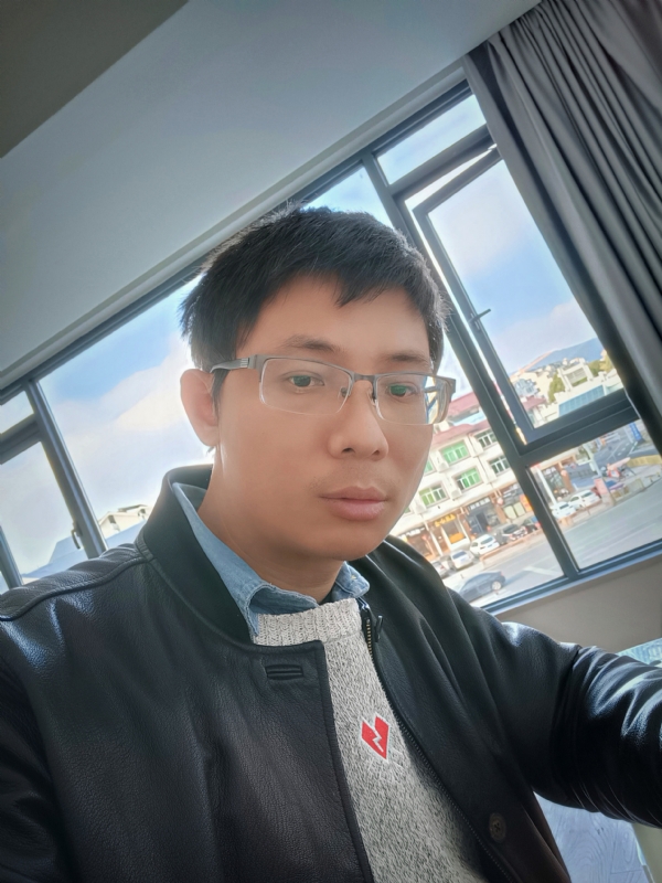 也许只是缺少一个拥抱的第二张照片--长汀征婚网