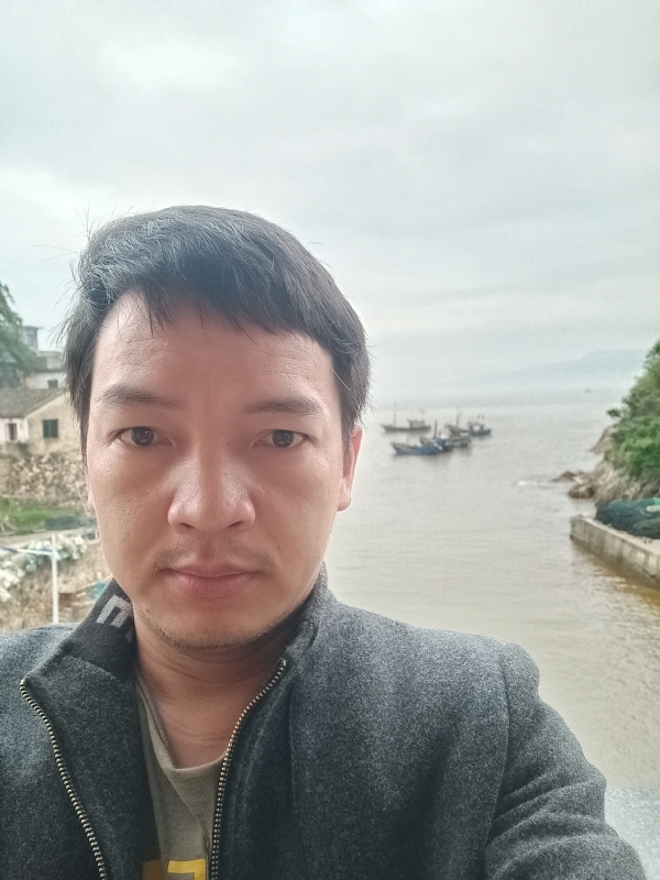 啊亮的第一张照片--长汀征婚网