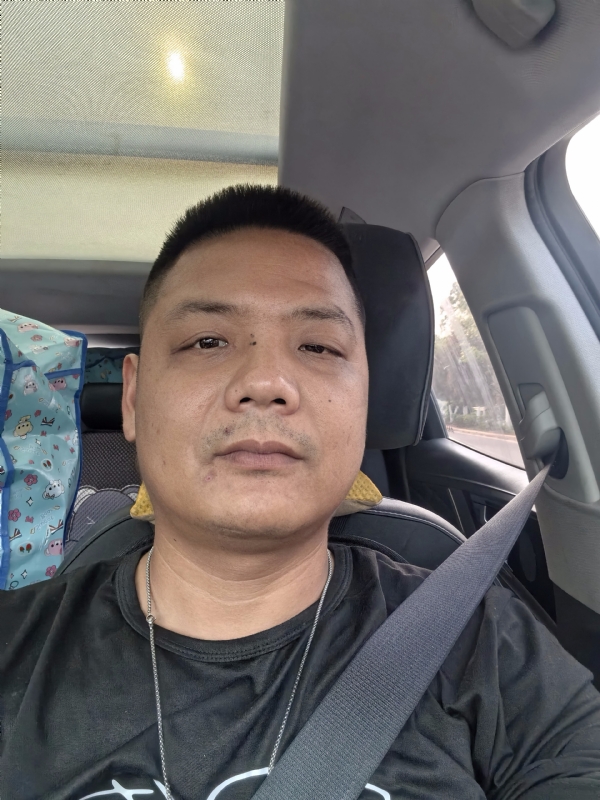 卖电池的大叔的第一张照片--长汀征婚网